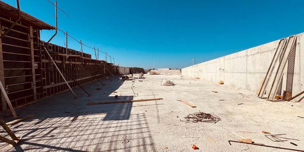 En marcha la primera piscina de ola continua abierta al público en España, ubicada en El Puerto