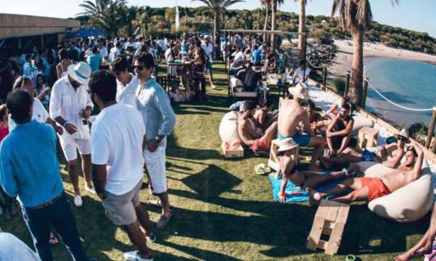 Ecologistas acusan al Ayuntamiento de permitir actividad ilegal en tres locales de Puerto Sherry