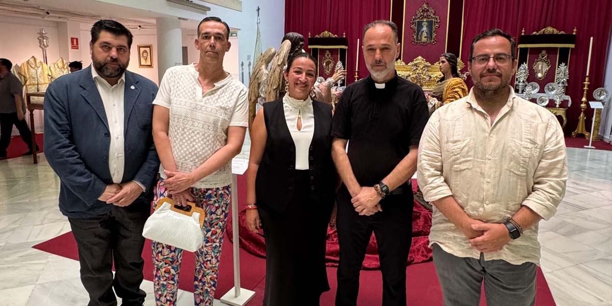 Una exposición recorre 25 años de historia de la Hermandad del Resucitado