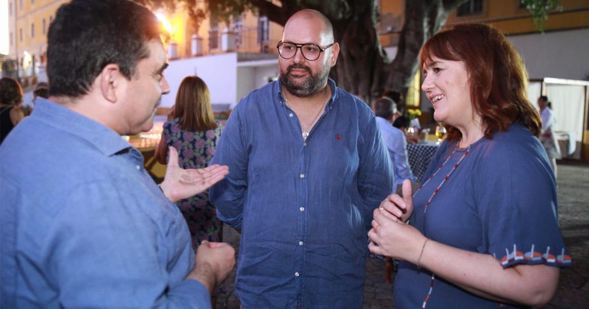 Una cena homenajea el centenario del Padre Conradi en el patio de SAFA-San Luis