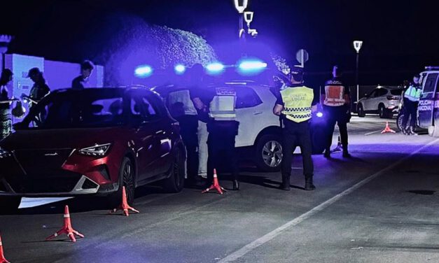 Macrooperativo policial en Puerto Sherry para frenar el botellón y el alcohol al volante