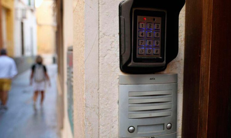 El PSOE propone medidas para controlar las viviendas turísticas ilegales en la ciudad