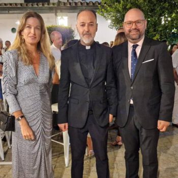 El Puerto se une por la restauración de la Basílica Menor Prioral con una exitosa cena benéfica