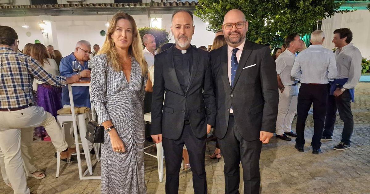 El Puerto se une por la restauración de la Basílica Menor Prioral con una exitosa cena benéfica
