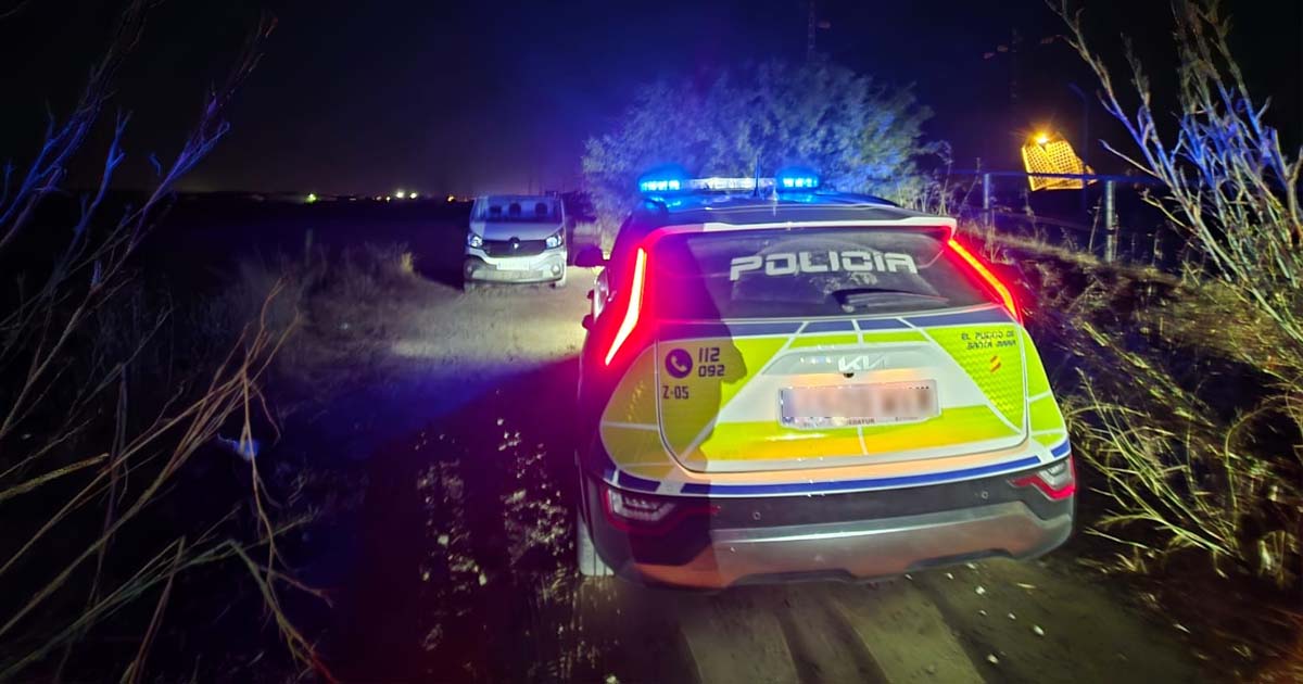 La Policía Local intercepta una furgoneta robada con 116 garrafas de combustible en su interior