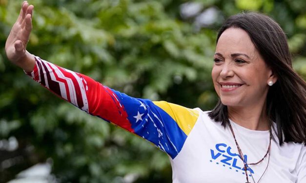 La democracia debe triunfar siempre