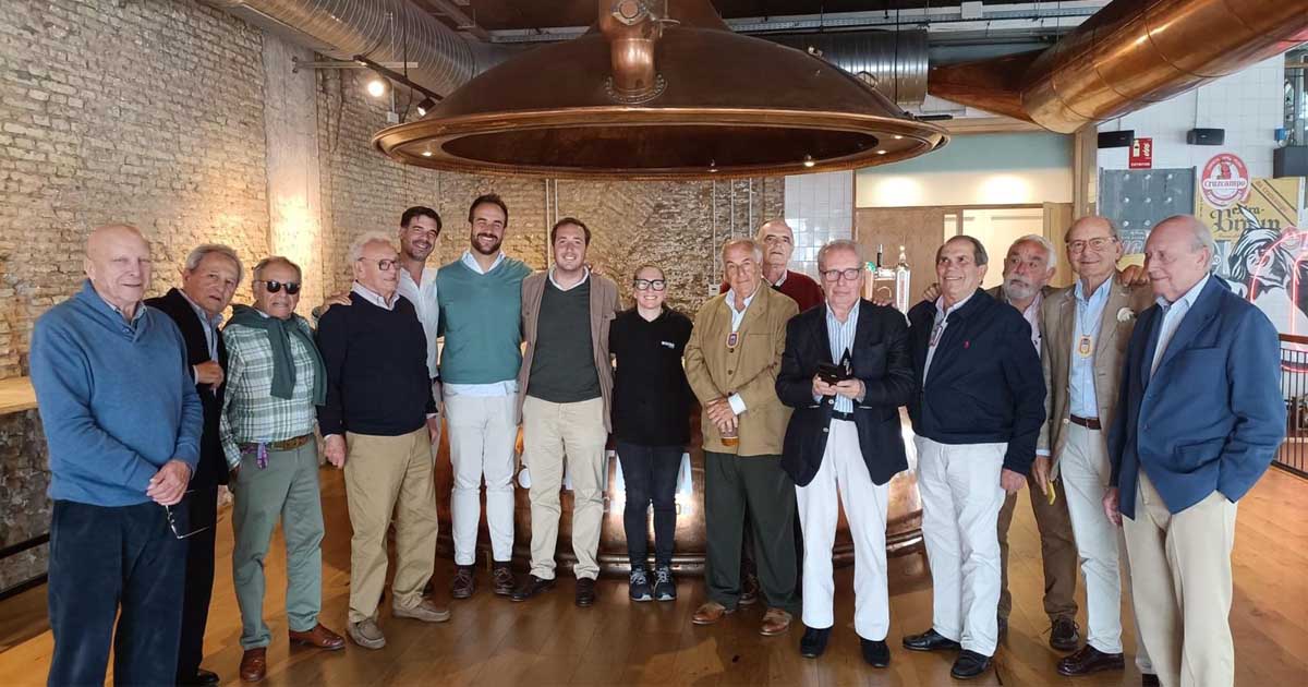 El restaurante El Laúl acoge una nueva cita de la Tertulia Gastronómica Gaditana