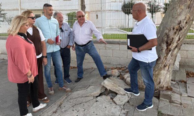 El PSOE denuncia el deterioro urbano de Valdelagrana y acusa al Gobierno local de abandono