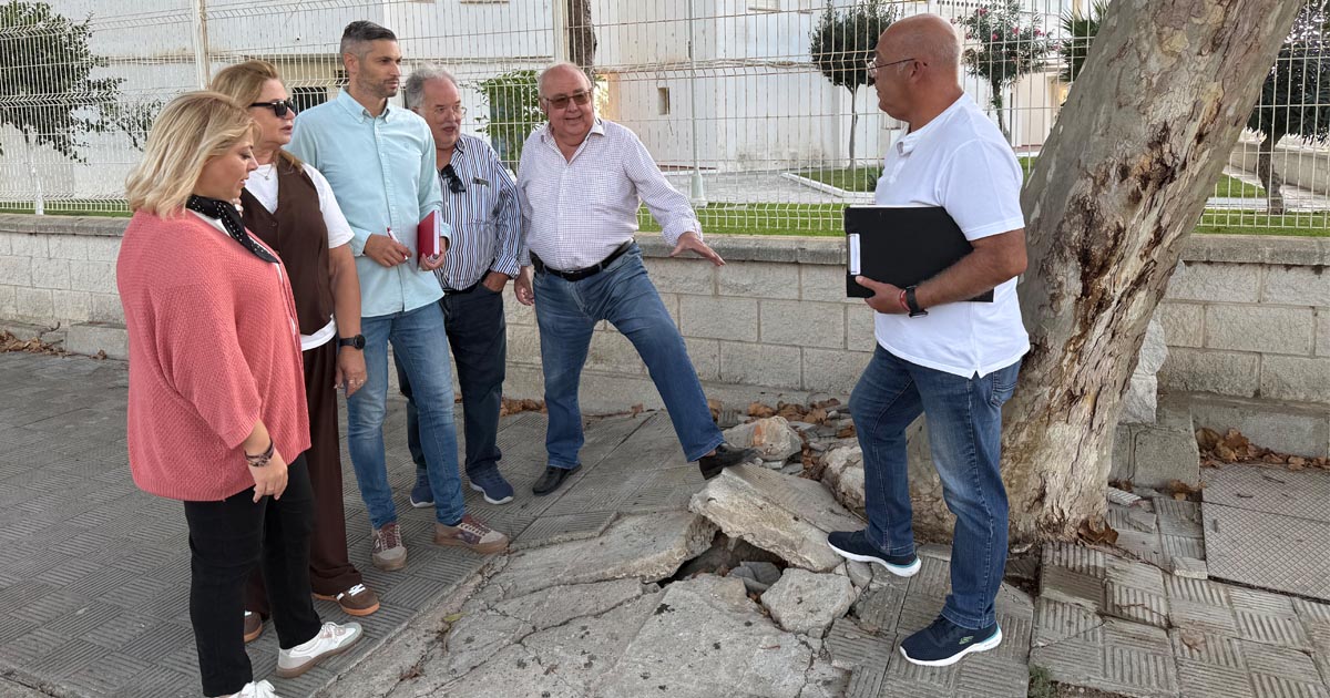 El PSOE denuncia el deterioro urbano de Valdelagrana y acusa al Gobierno local de abandono