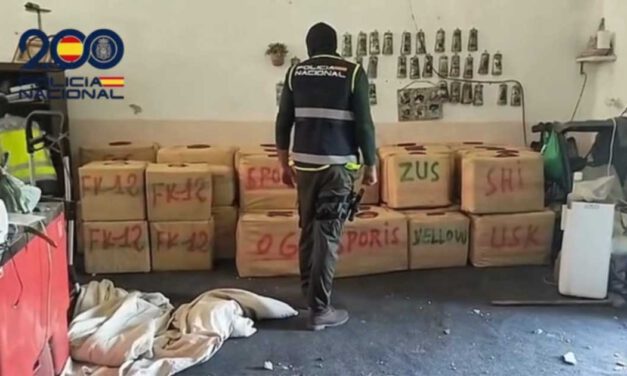 Intervenida una macroalijada de 2.000 kilos de hachís tras un operativo policial en el río Guadalete