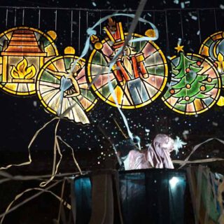 El encendido navideño llena de luz y público las calles de El Puerto