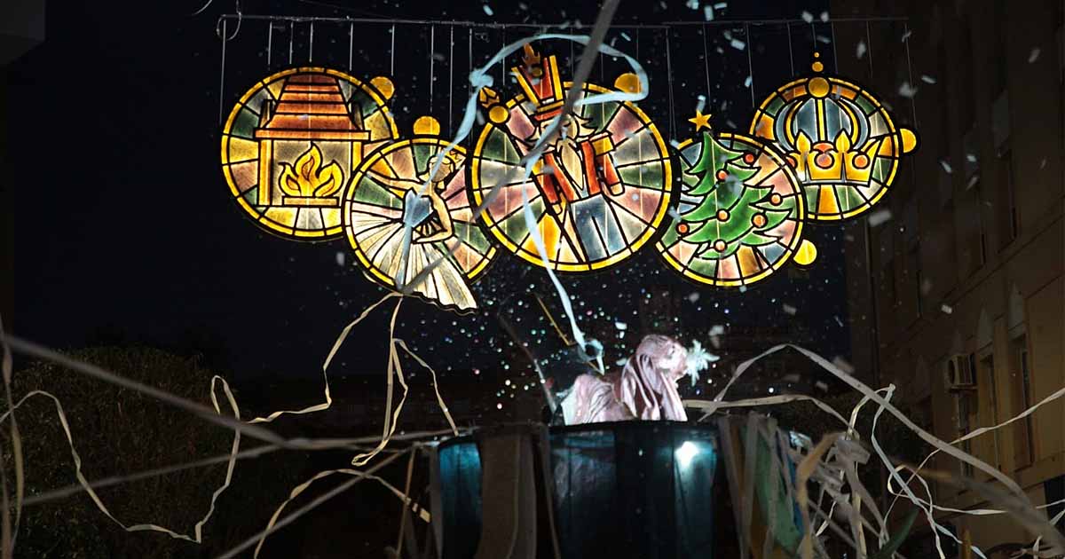 El Puerto vive un multitudinario encendido de Navidad que llena las calles de luz y ambiente