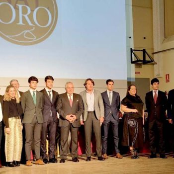 El Edificio San Luis Gonzaga se llena para celebrar la VI Gala Taurina ‘De Sal y Oro’