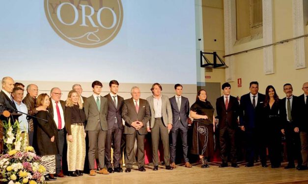 El Edificio San Luis Gonzaga se llena para celebrar la VI Gala Taurina ‘De Sal y Oro’