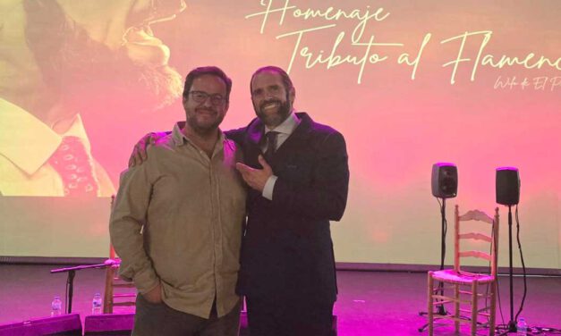 Estreno emocionante de “Homenaje” en el Muñoz Seca con el cantaor portuense El Wilo