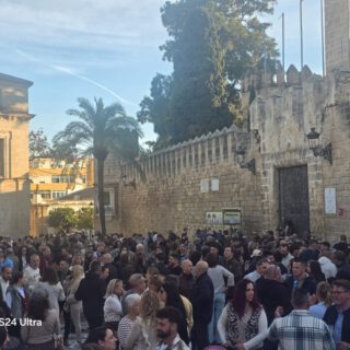 Un puente festivo rebosante de público y tradición navideña en El Puerto