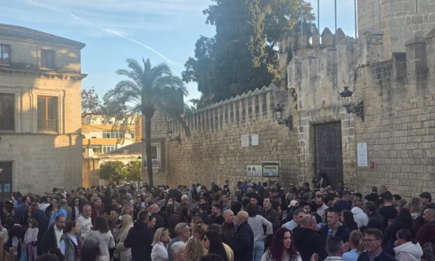 Un puente festivo rebosante de público y tradición navideña en El Puerto