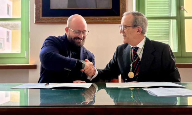 El Puerto firma el acta municipal que conmemora el 125 aniversario de la Academia de Bellas Artes Santa Cecilia