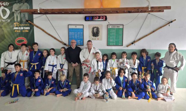 El Trofeo Local de Navidad del Judo Club Tadeo reúne a más de cien jóvenes judokas en una jornada de convivencia