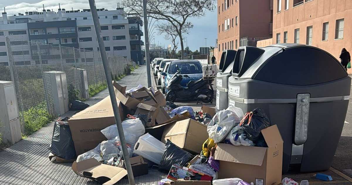 El PSOE critica la campaña municipal sobre el uso de los nuevos contenedores