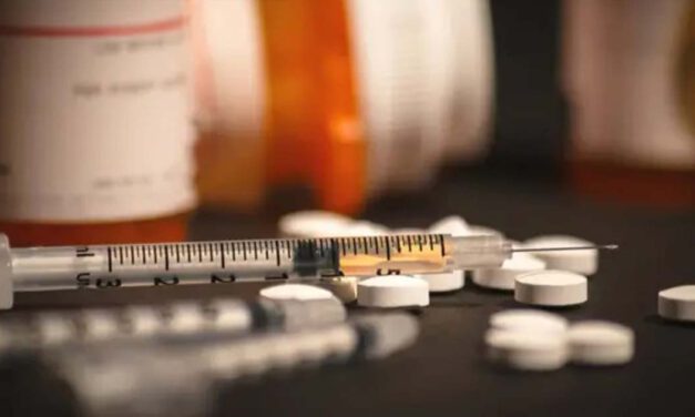 El Pleno aprueba una moción para reforzar la prevención y coordinación frente al consumo de drogas duras