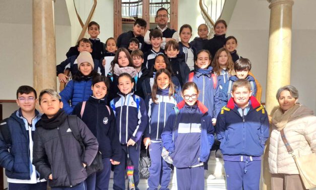 El alumnado del Espíritu Santo conoce el funcionamiento del Ayuntamiento en una visita educativa
