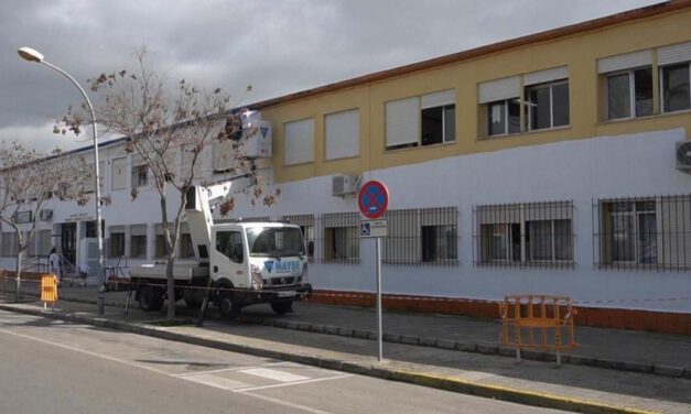 La Inspección Educativa ordena el desalojo preventivo de centros escolares en El Puerto tras la alerta por el Guadalete