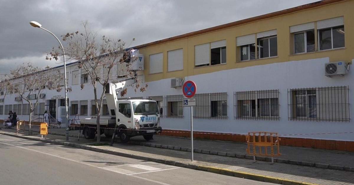 La Inspección Educativa ordena el desalojo preventivo de centros escolares en El Puerto tras la alerta por el Guadalete