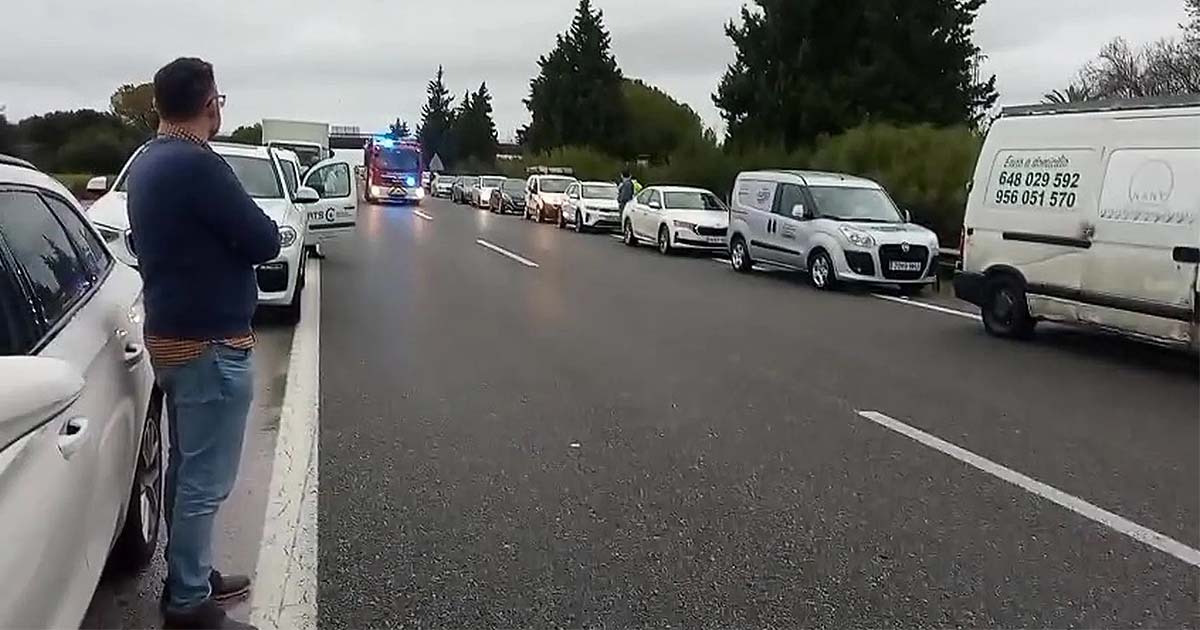 Cortada la AP-4 en sentido Cádiz por desprendimientos provocados por las lluvias