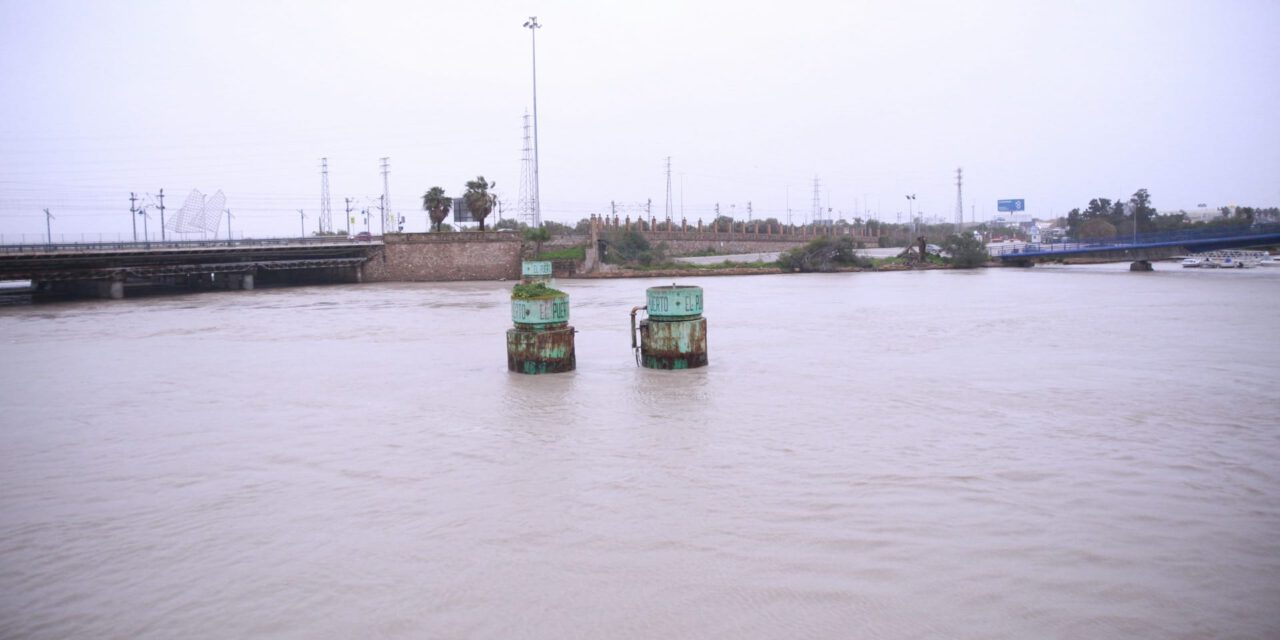 El Guadalete se mantiene en nivel rojo con 6,82 metros y prolonga las afecciones viarias y de transporte