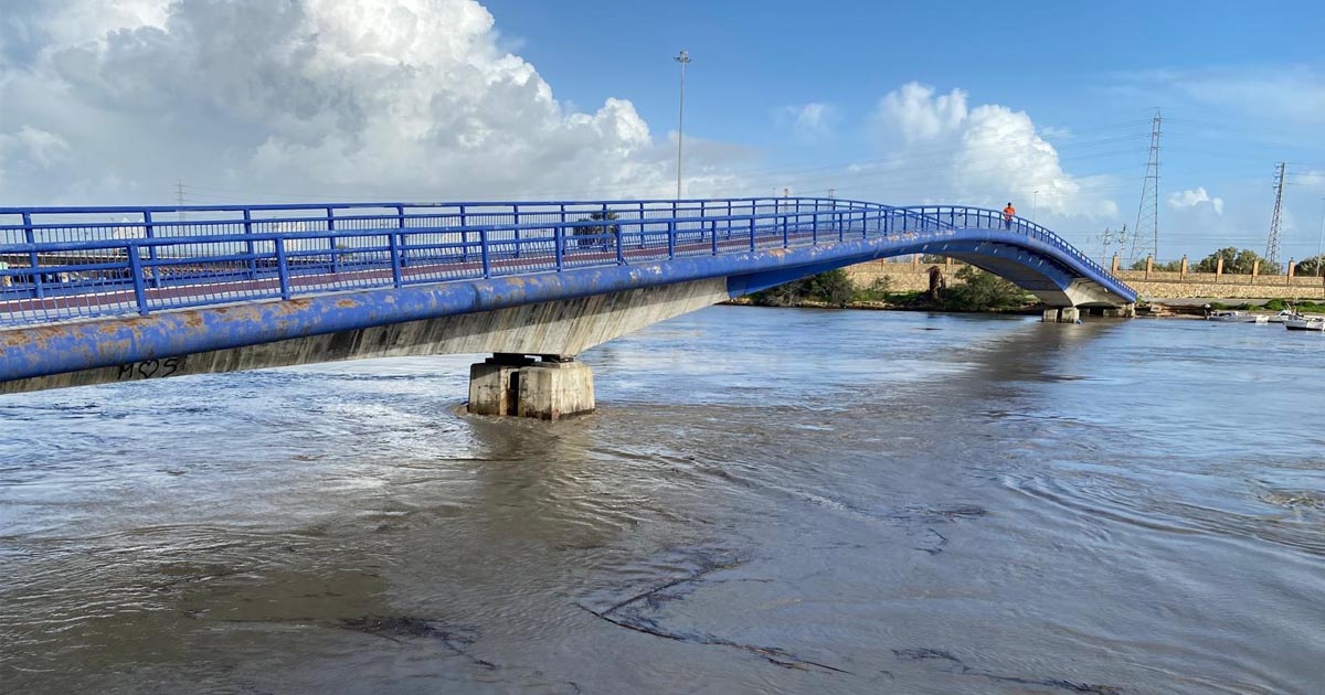 El Guadalete anega zonas de Doña Blanca y activa la alerta en El Puerto
