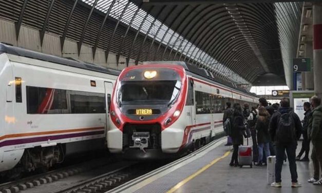 El temporal fuerza el cierre de parques y playas y causa retrasos ferroviarios entre Sevilla y Cádiz