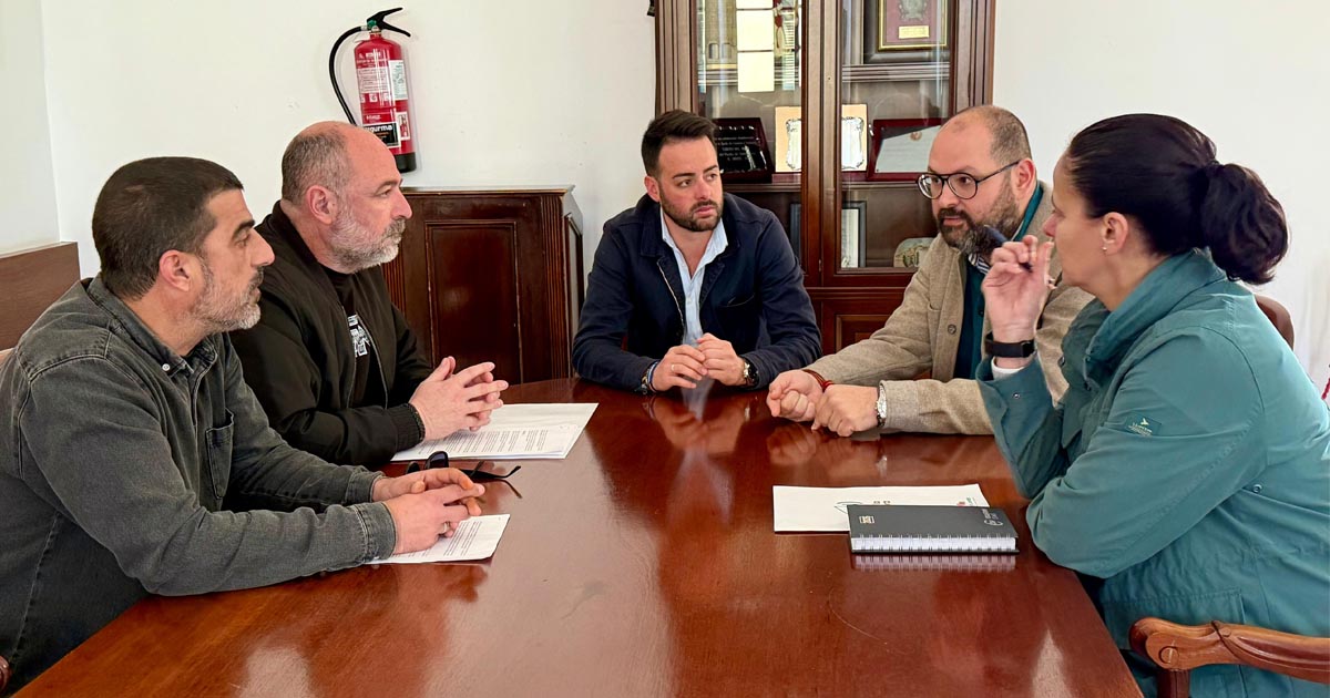 El Ayuntamiento analiza con los sindicatos la regulación de los turnos nocturnos y festivos de la Policía Local