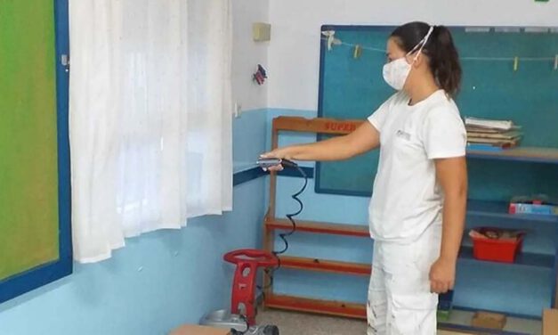 Izquierda Unida alerta de impagos a la plantilla de limpieza de colegios y edificios municipales