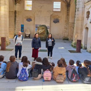 Escolares de Safa San Luis y Pinar Hondo descubren la historia local en la exposición de El Hospitalito Escolares de Safa San Luis y Pinar Hondo descubren la historia local en la exposición de El Hospitalito
