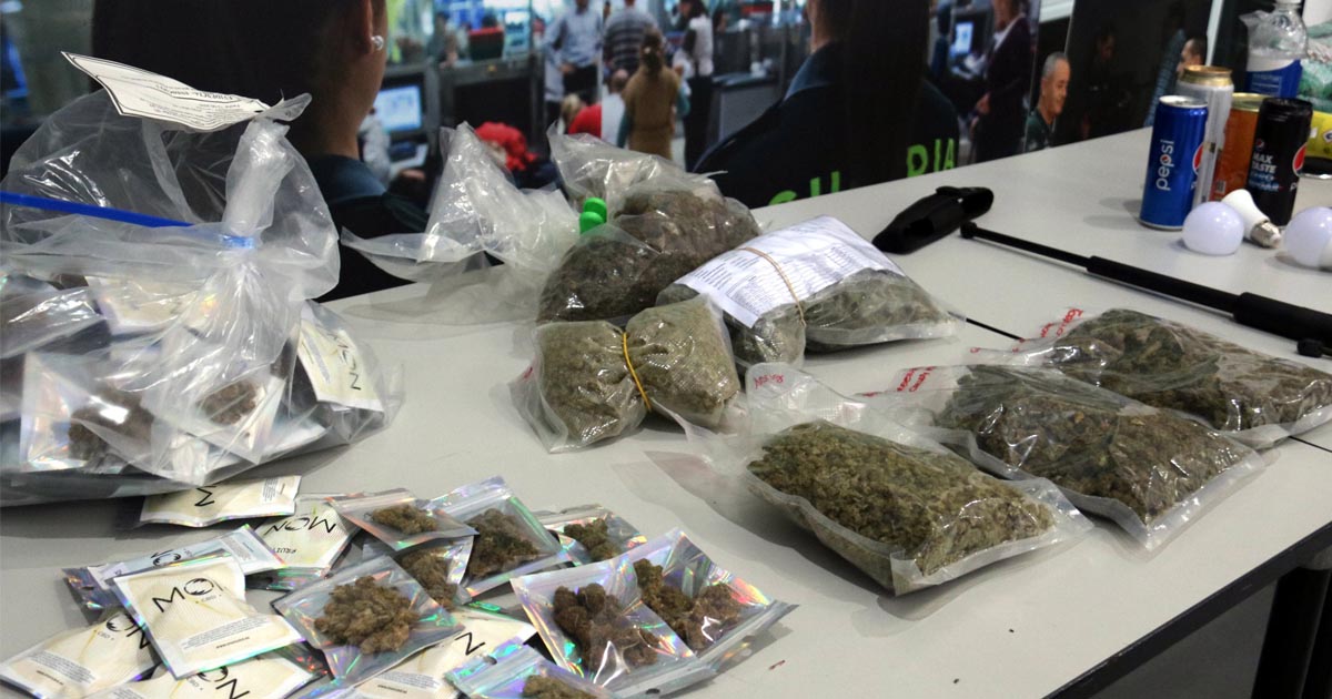 Tres investigados tras inspecciones en tiendas CBD por venta ilegal de cogollos y hachís