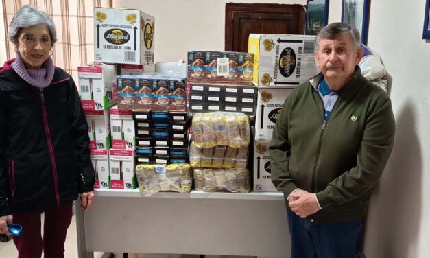 La Asociación de Empresarios dona 1.000 kilos de alimentos a Cáritas en El Puerto
