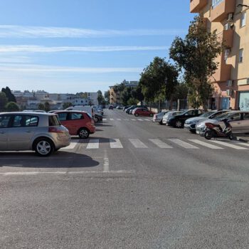 Una veintena de coches aparecen con los cristales rotos tras varios robos en La Florida