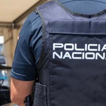 Investigan en El Puerto a una dependienta por financiar compras con datos de clientes