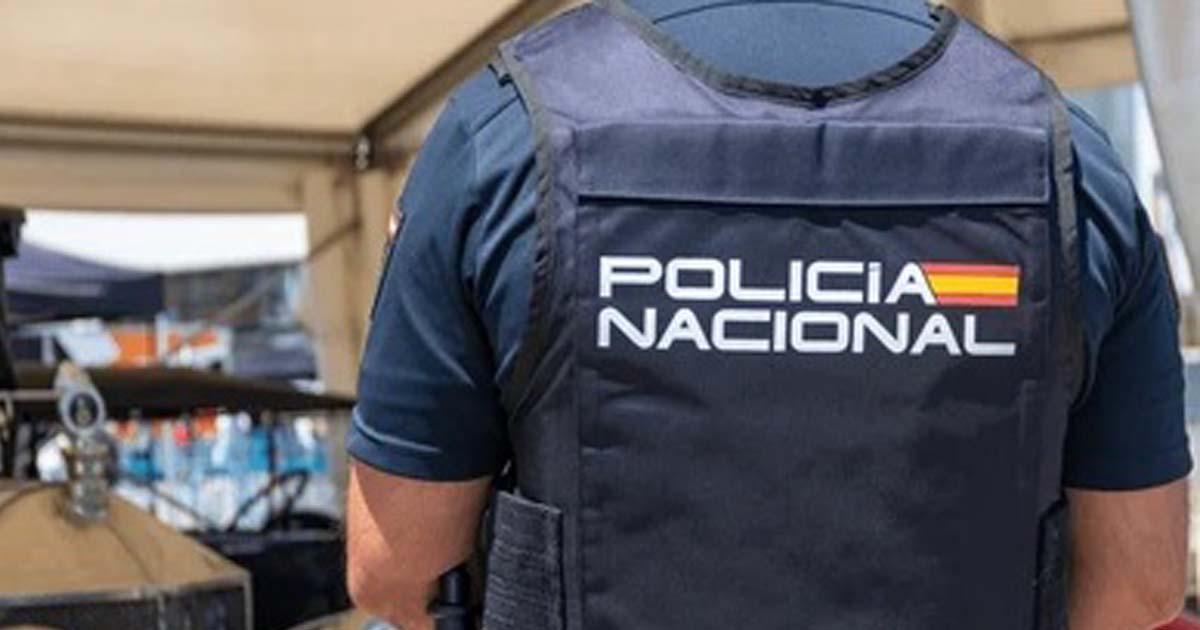 Investigan en El Puerto a una dependienta por financiar compras con datos de clientes