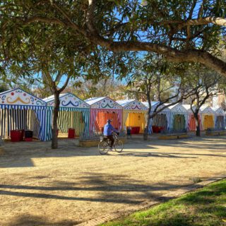 La Preferia llena desde hoy el Parque de la Victoria con música, casetas y ambiente de feria