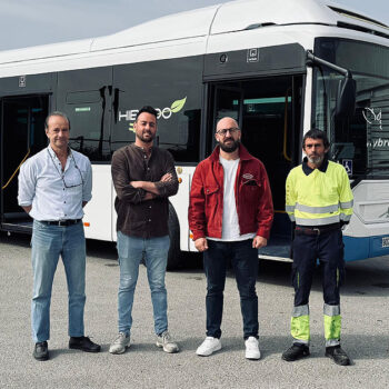 El Puerto refuerza su transporte urbano con autobuses híbridos en plena Feria y verano