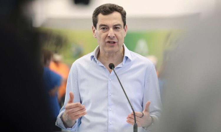 Juanma Moreno sitúa en El Puerto el foco de su campaña con un mensaje claro: gobernar sin pactos