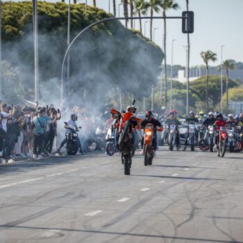 Criticar el baldeo es fácil; gestionar la Motorada bastante menos