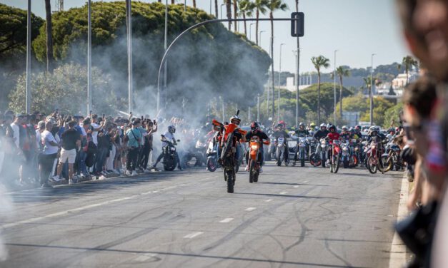 Criticar el baldeo es fácil; gestionar la Motorada bastante menos