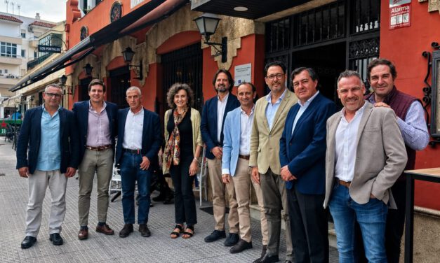 Empresarios locales refuerzan su colaboración con la Confederación de Cádiz en un encuentro de trabajo