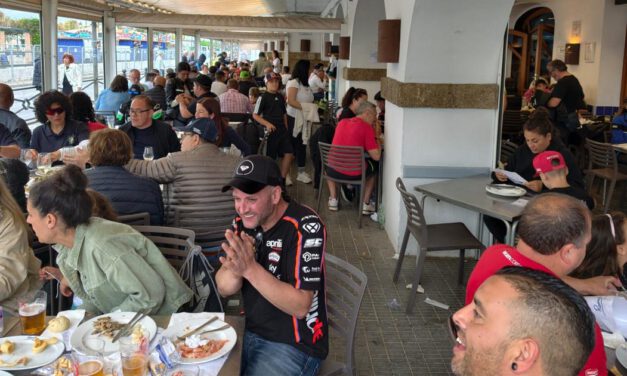 El Puerto vibra con la Motorada: terrazas llenas y hostelería a pleno rendimiento