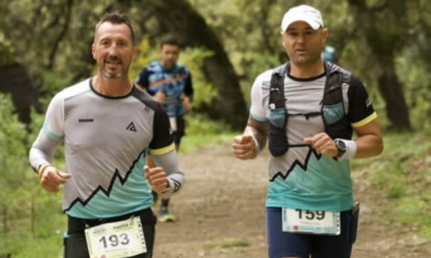 De patrullar a resistir: 27 vueltas y podio para dos policías nacionales de El Puerto