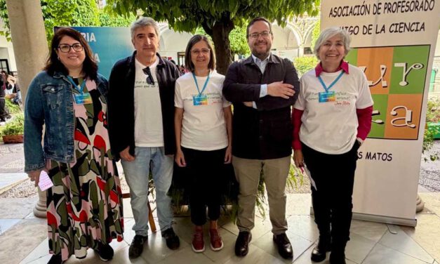 La Feria de las Ciencias reúne 52 proyectos y a cientos de estudiantes en el IES Santo Domingo