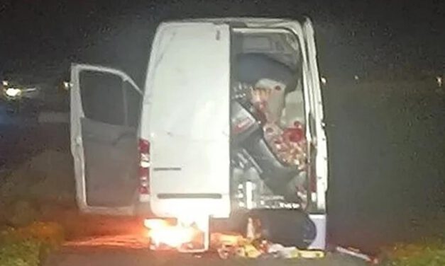 Intervienen dos vehículos con 43 petacas de gasolina destinadas a una narcolancha en el Guadalete